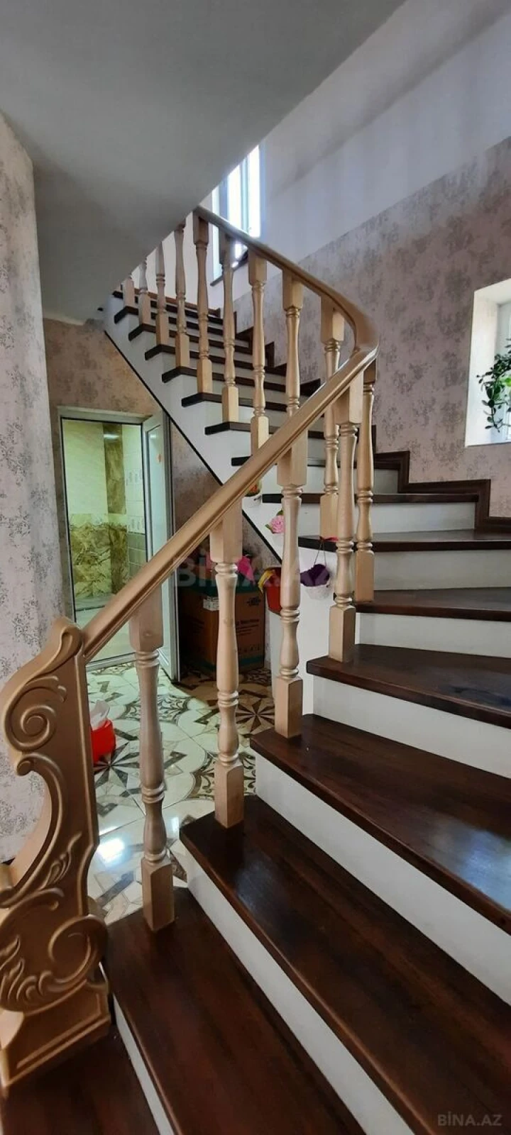 Satılır 5 otaqlı həyət evi 200 m²