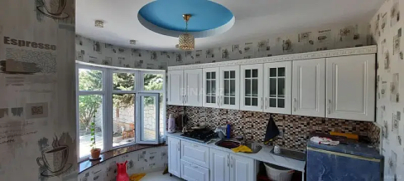 Satılır 5 otaqlı həyət evi 200 m²