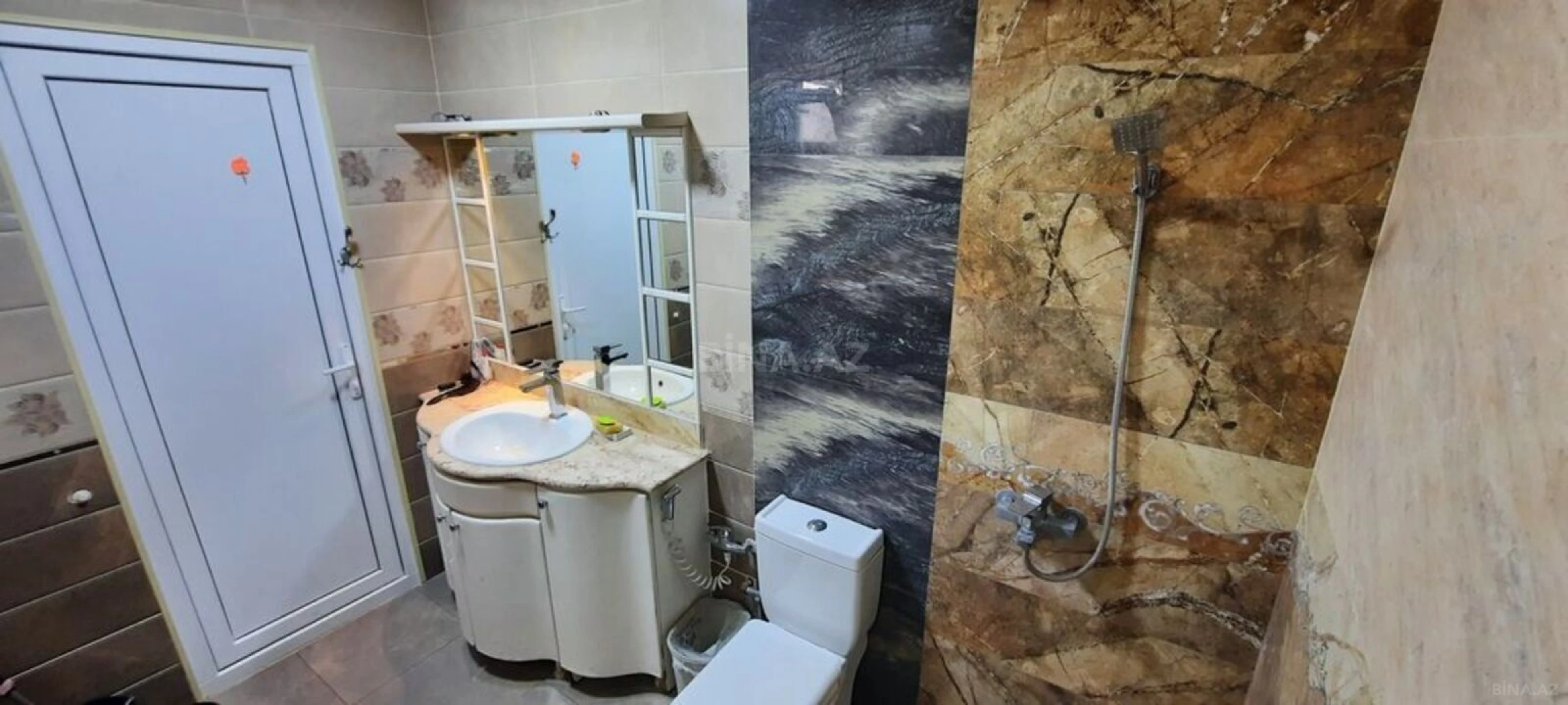 Satılır 5 otaqlı həyət evi 200 m²