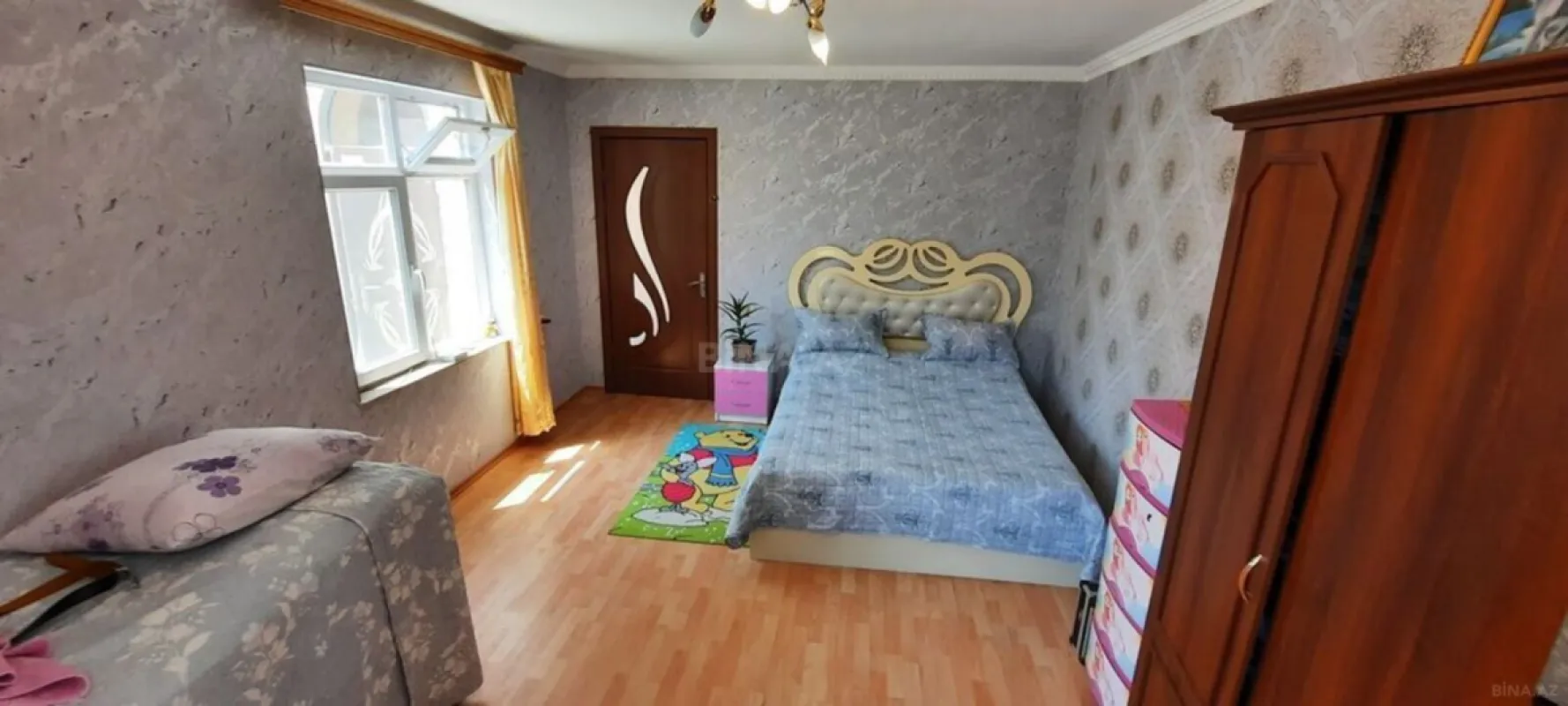 Satılır 5 otaqlı həyət evi 200 m²