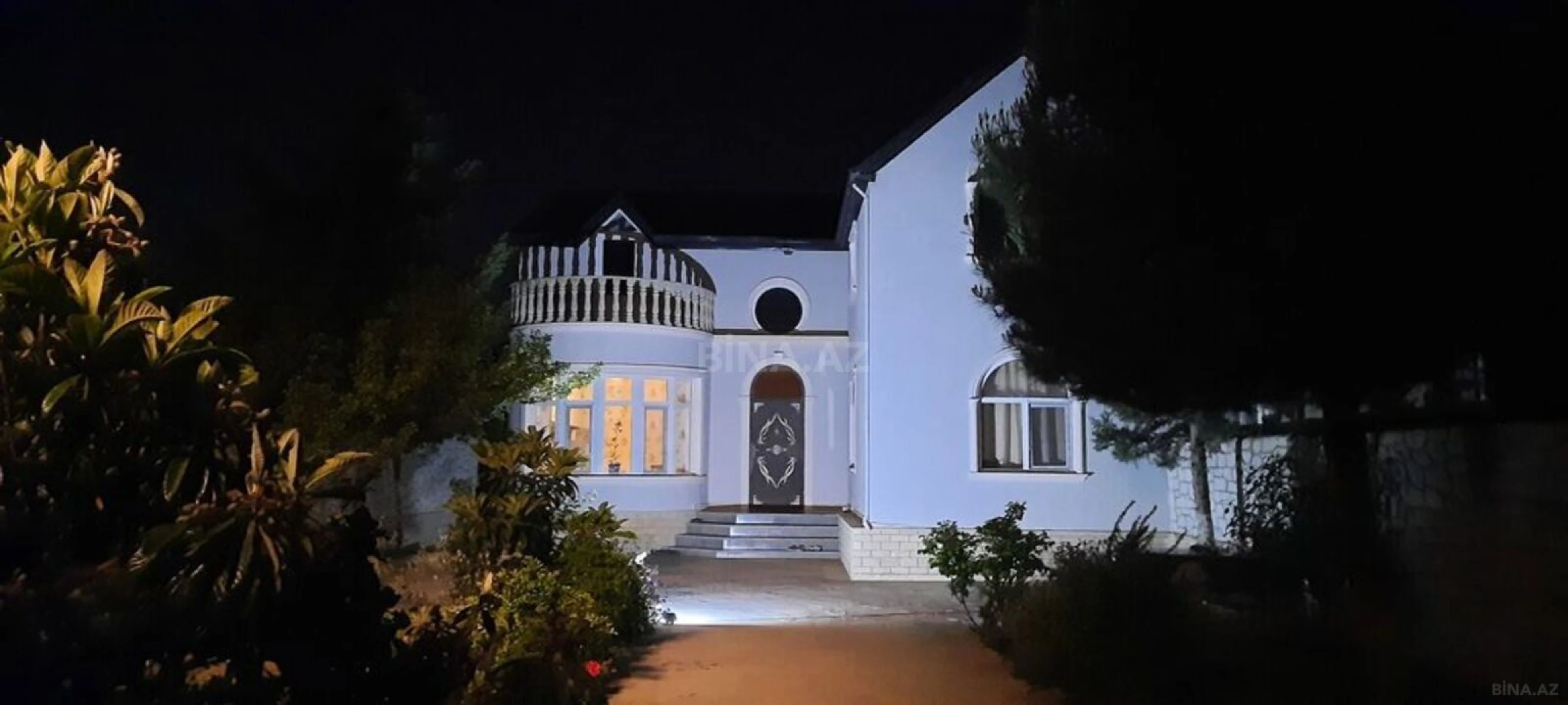 Satılır 5 otaqlı həyət evi 200 m²