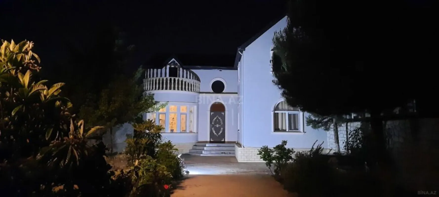 Satılır 5 otaqlı həyət evi 200 m²