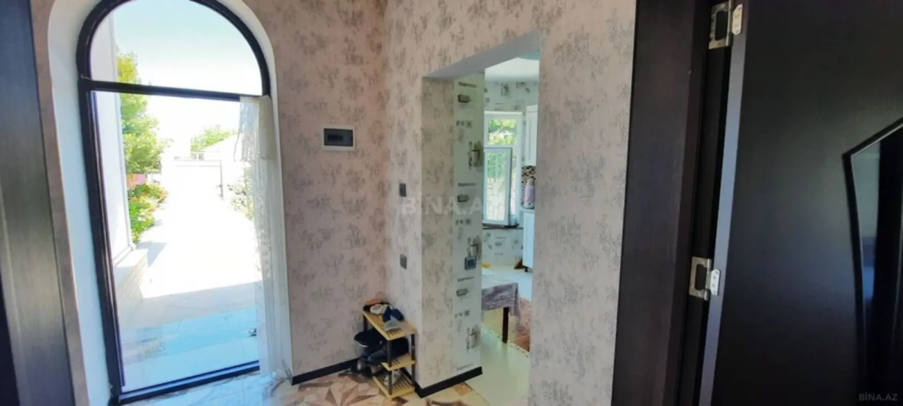 Satılır 5 otaqlı həyət evi 200 m²