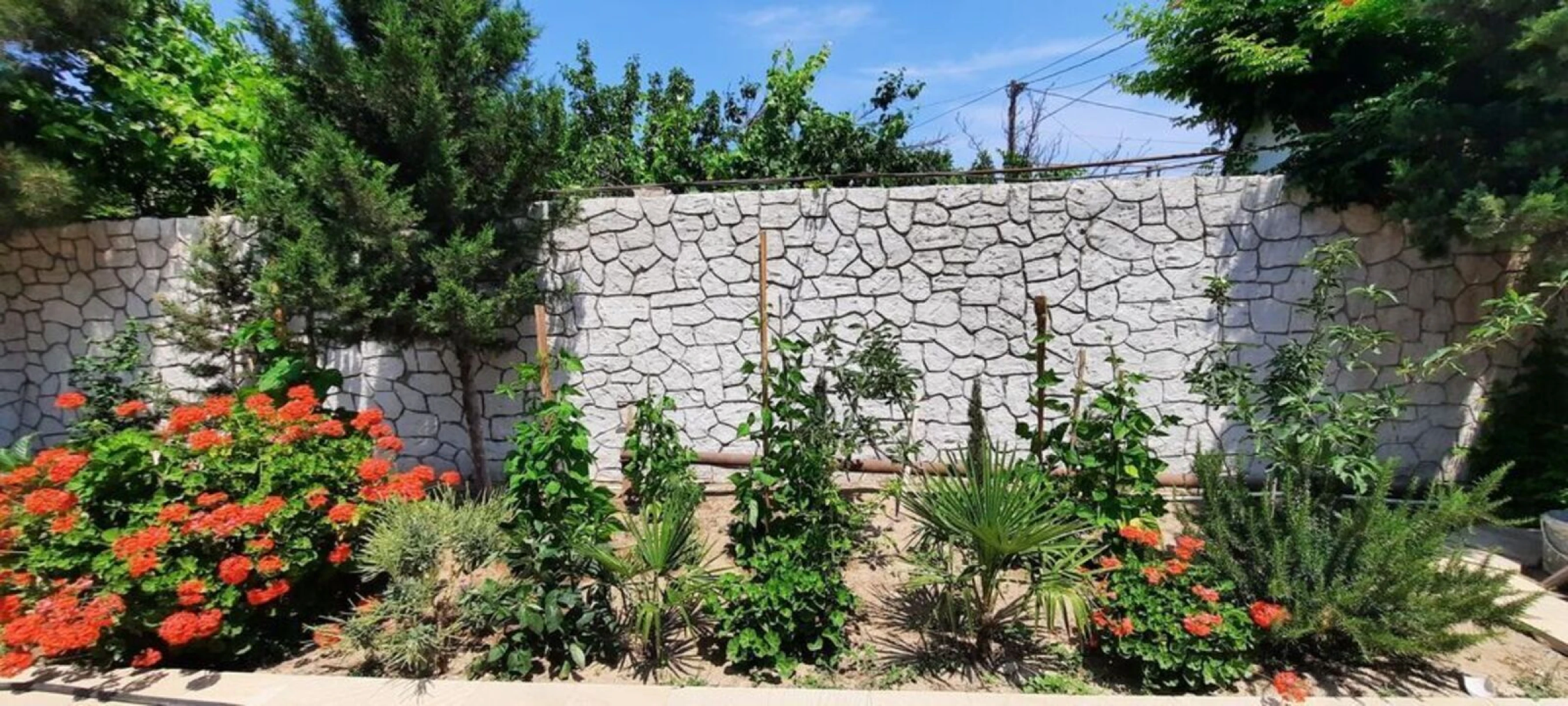 Satılır 5 otaqlı həyət evi 200 m²