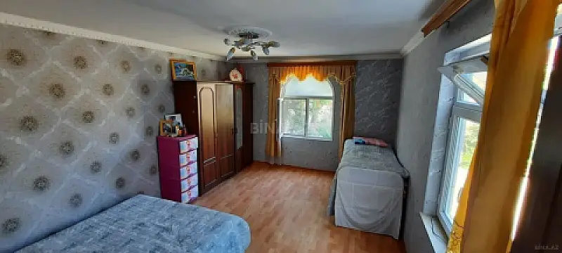 Satılır 5 otaqlı həyət evi 200 m²