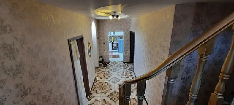 Satılır 5 otaqlı həyət evi 200 m²