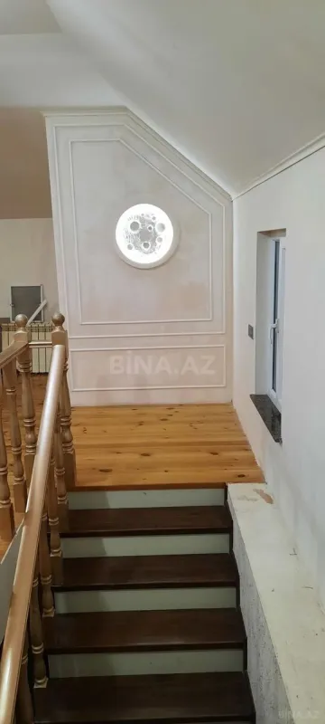 Satılır 5 otaqlı həyət evi 200 m²