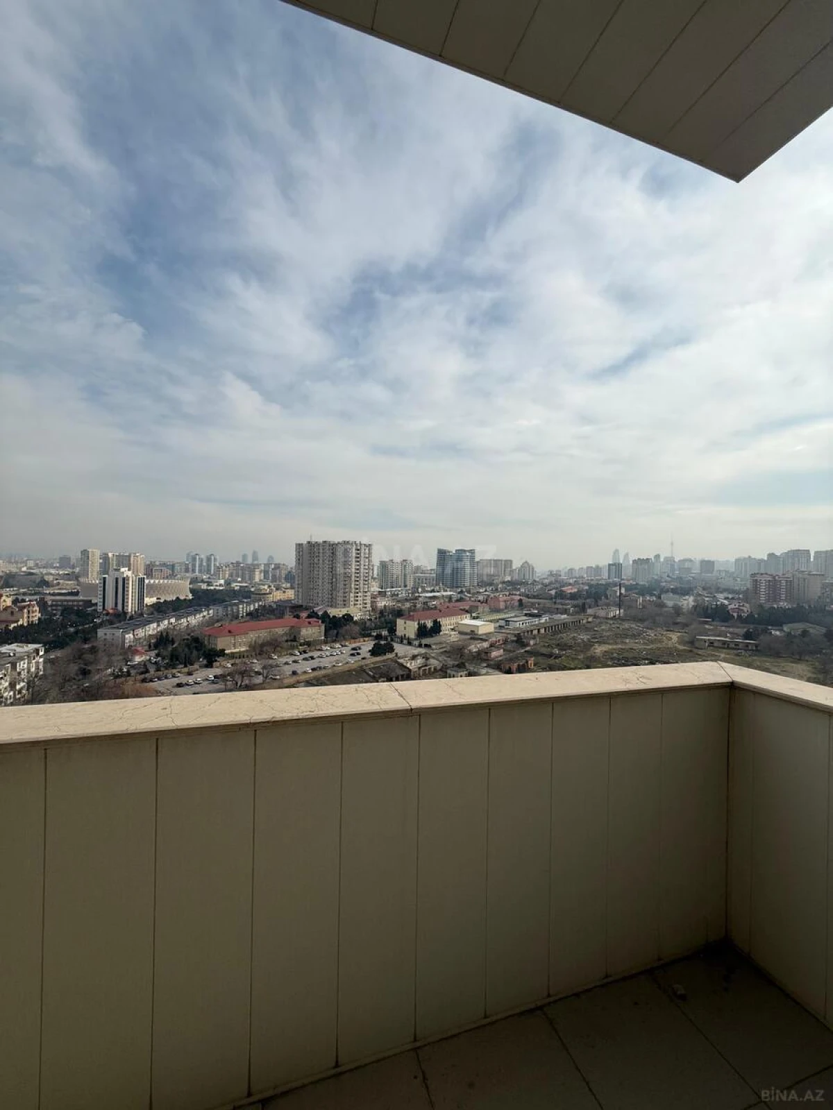 Satılır 3 otaqlı mənzil 158 m²