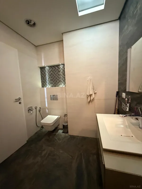 Satılır 3 otaqlı mənzil 158 m²