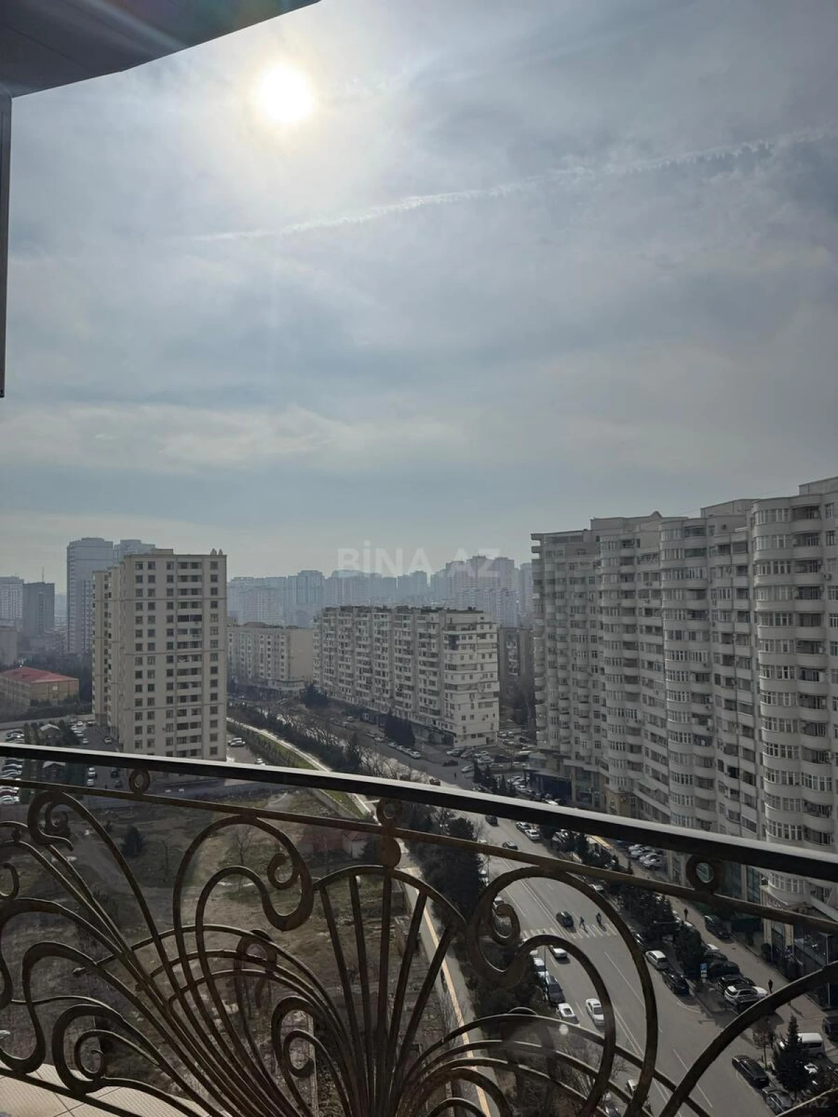 Satılır 3 otaqlı mənzil 158 m²