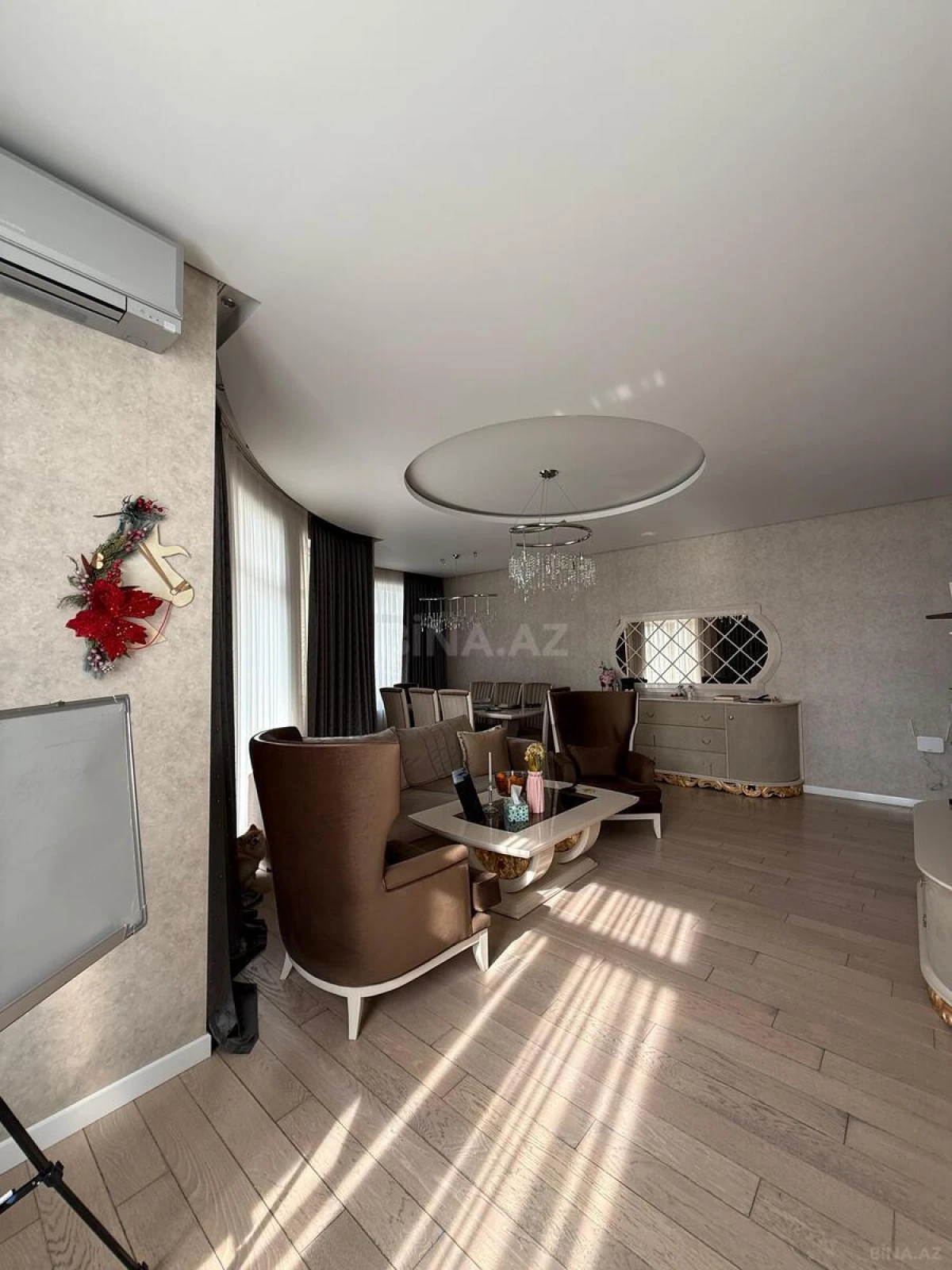 Satılır 3 otaqlı mənzil 158 m²