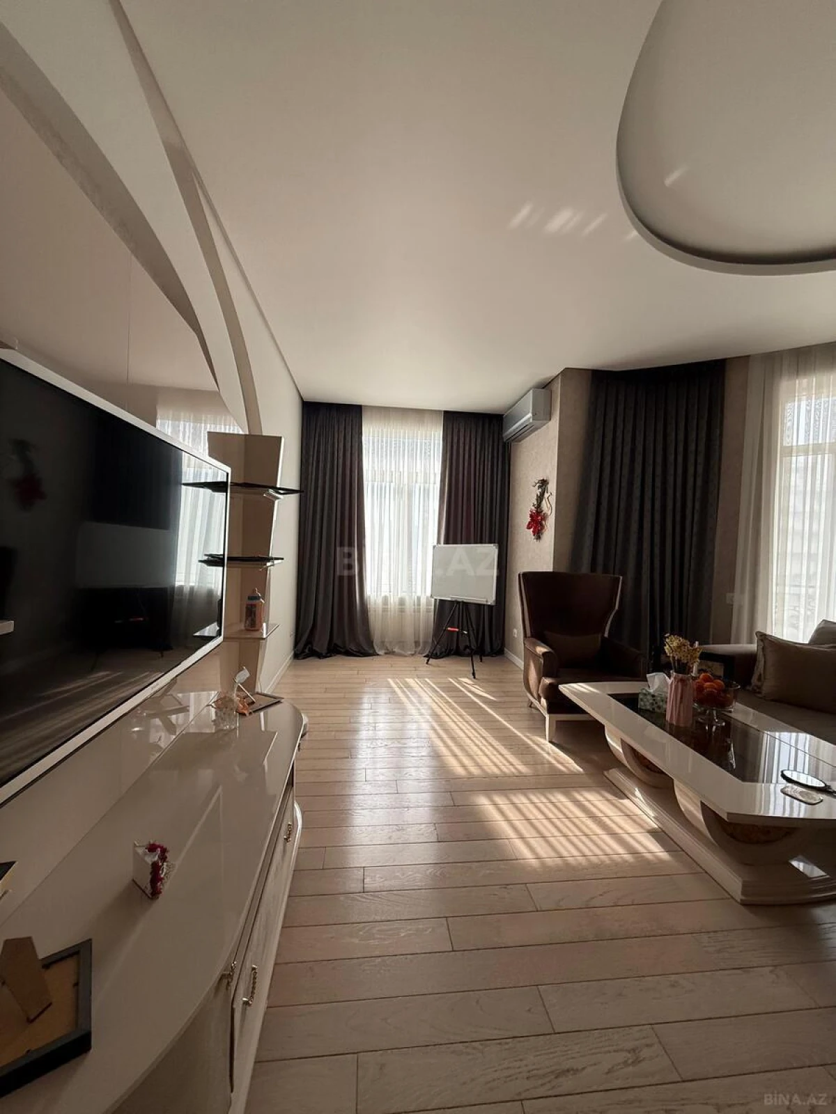 Satılır 3 otaqlı mənzil 158 m²
