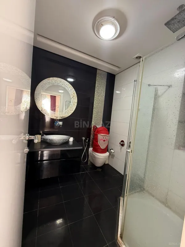 Satılır 3 otaqlı mənzil 158 m²