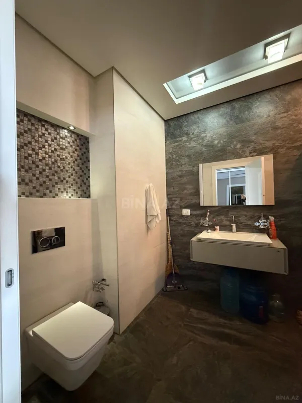 Satılır 3 otaqlı mənzil 158 m²