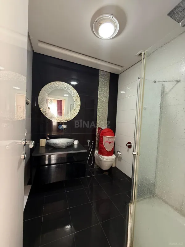 Satılır 3 otaqlı mənzil 158 m²