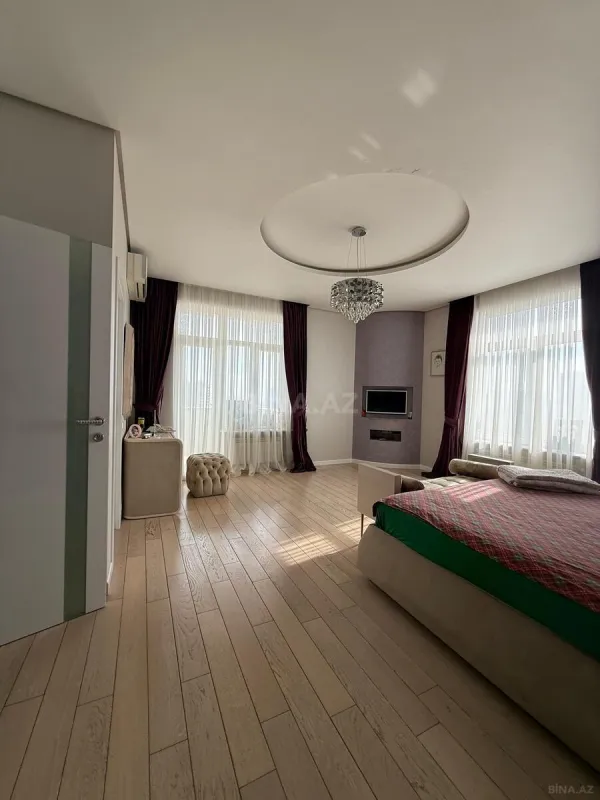Satılır 3 otaqlı mənzil 158 m²