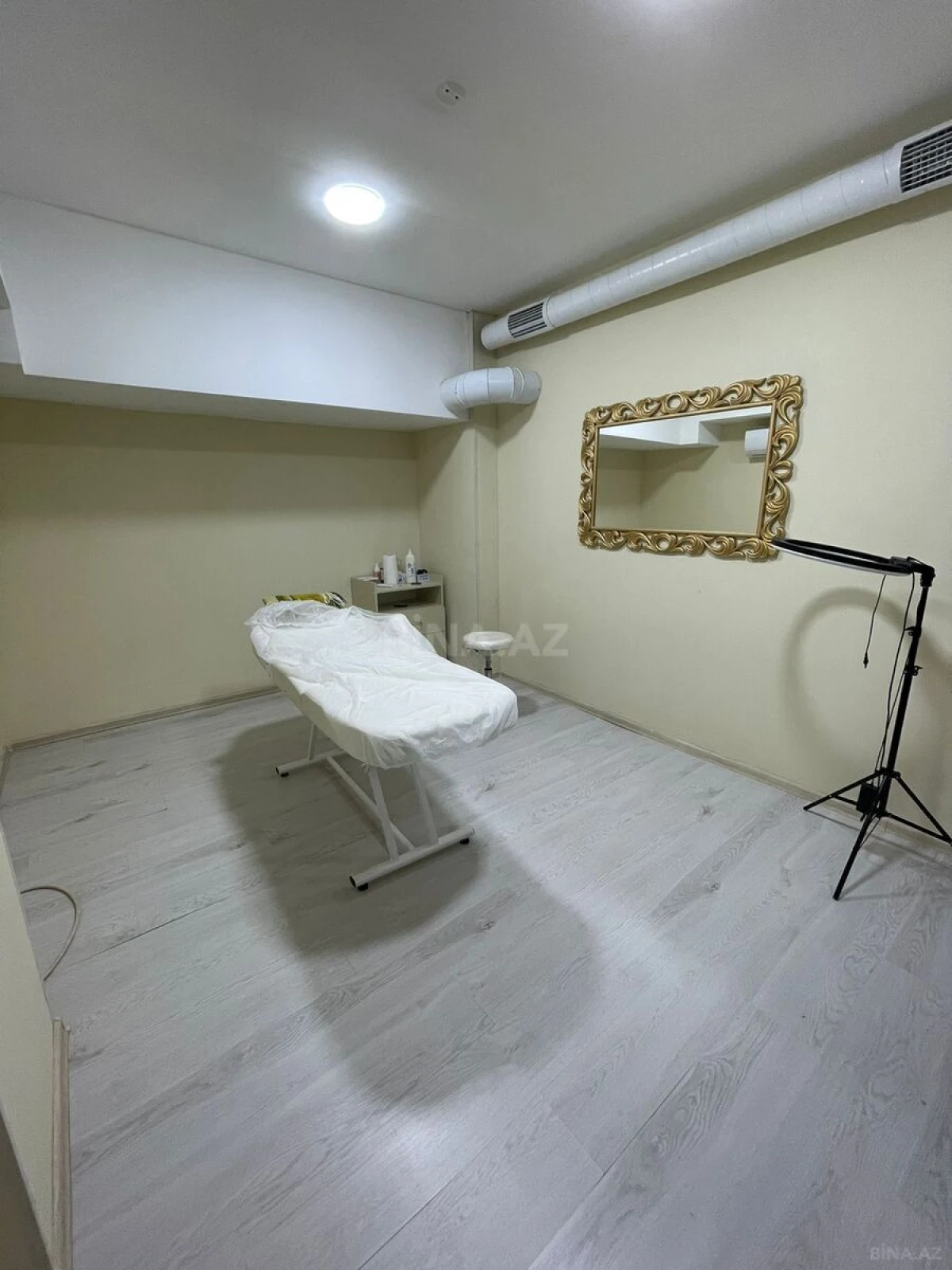 Kirayə verilir obyekt 210 m²