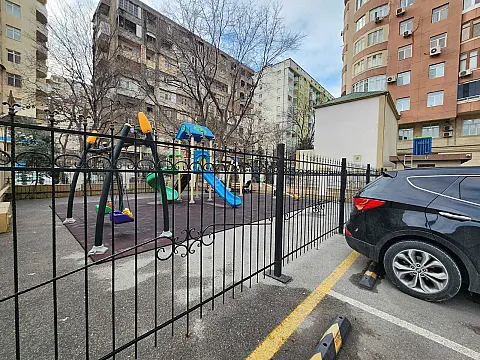 Satılır 4 otaqlı mənzil 210 m²