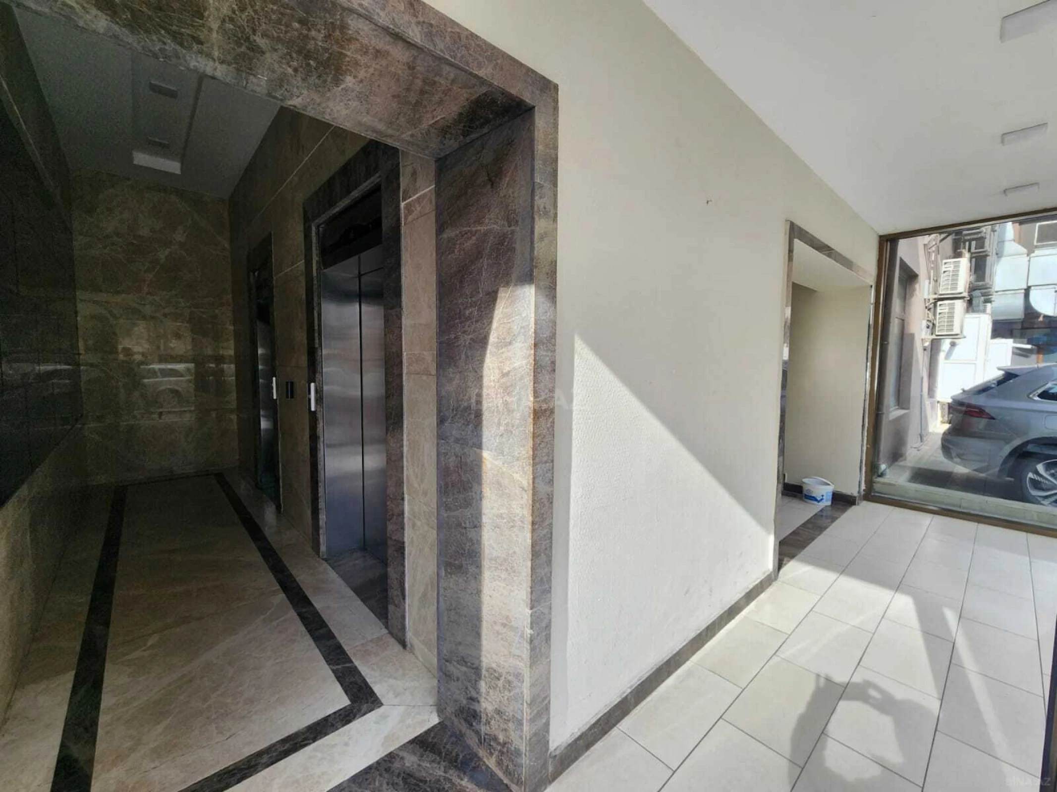 Satılır 4 otaqlı mənzil 210 m²