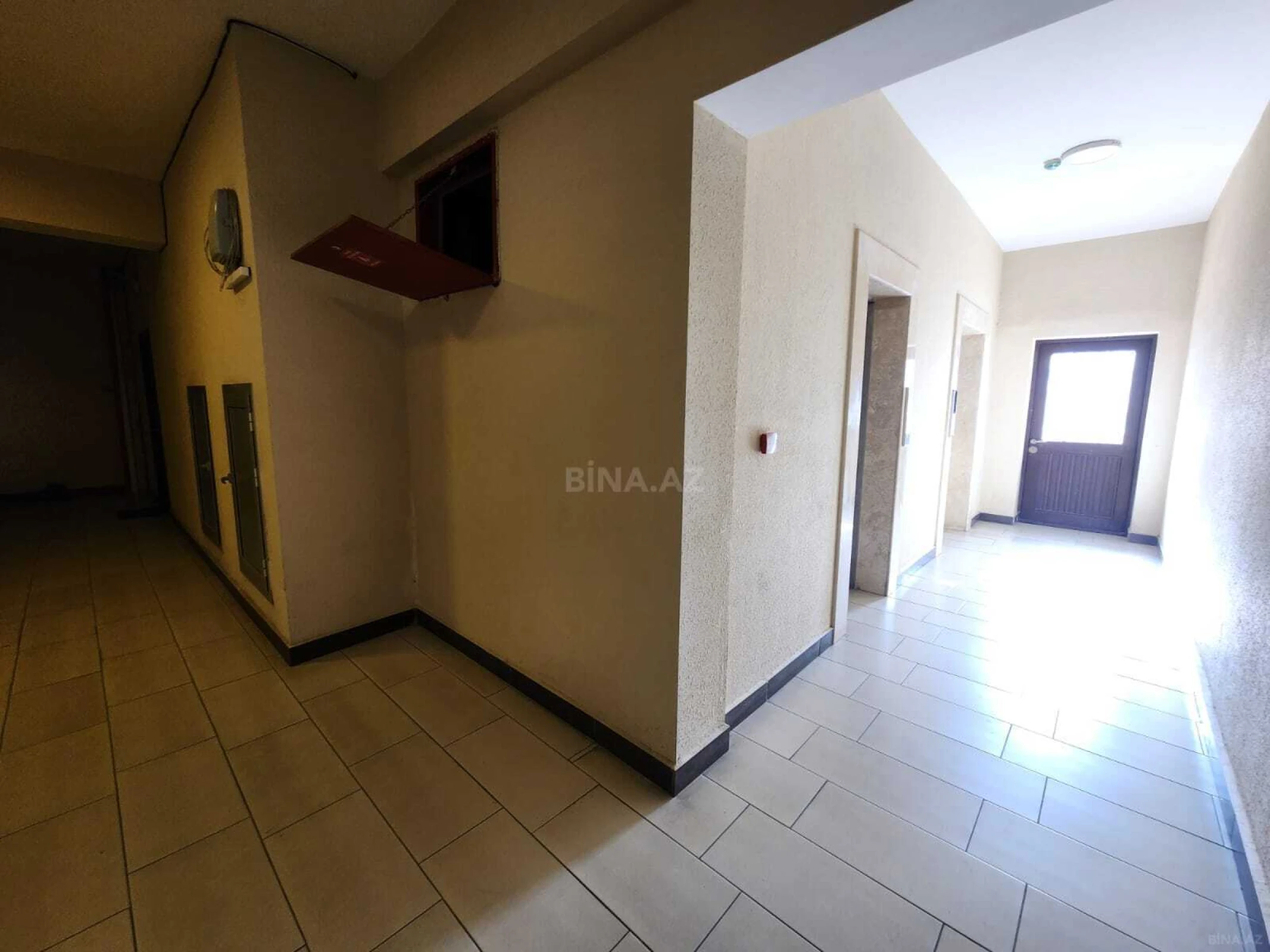 Satılır 4 otaqlı mənzil 210 m²