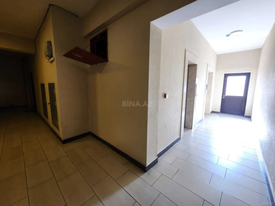 Satılır 4 otaqlı mənzil 210 m²