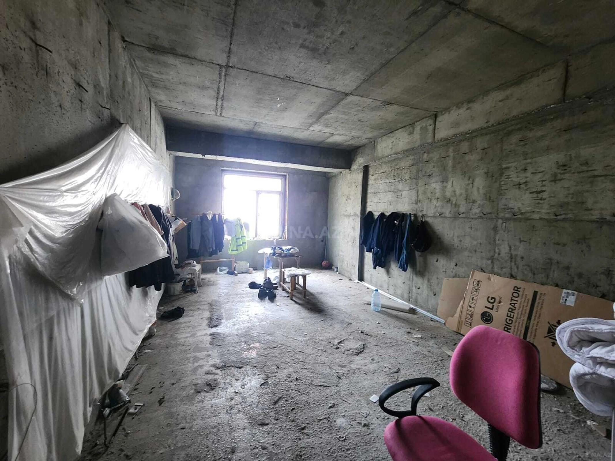 Satılır 4 otaqlı mənzil 210 m²