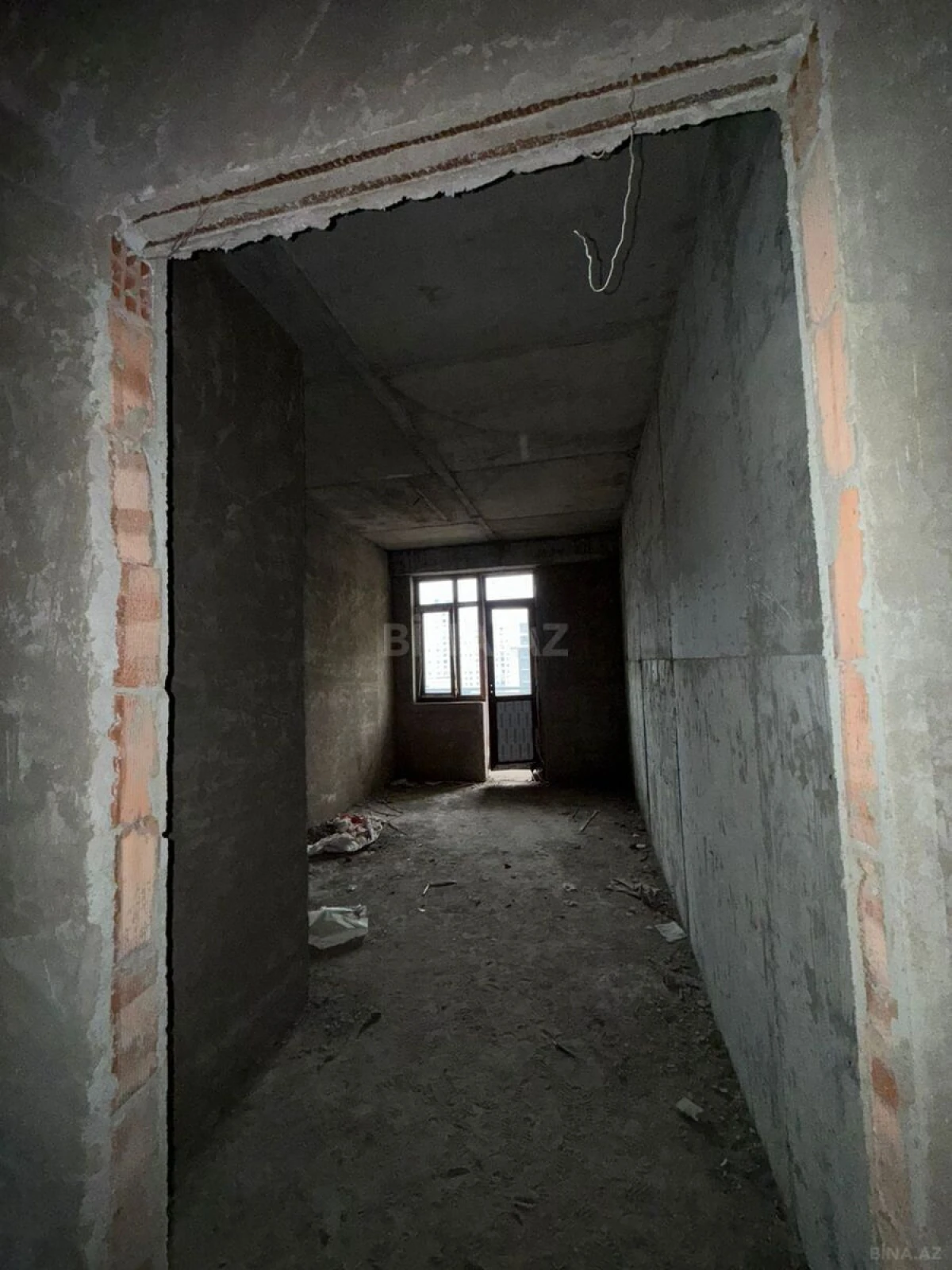 Satılır 2 otaqlı mənzil 108 m²