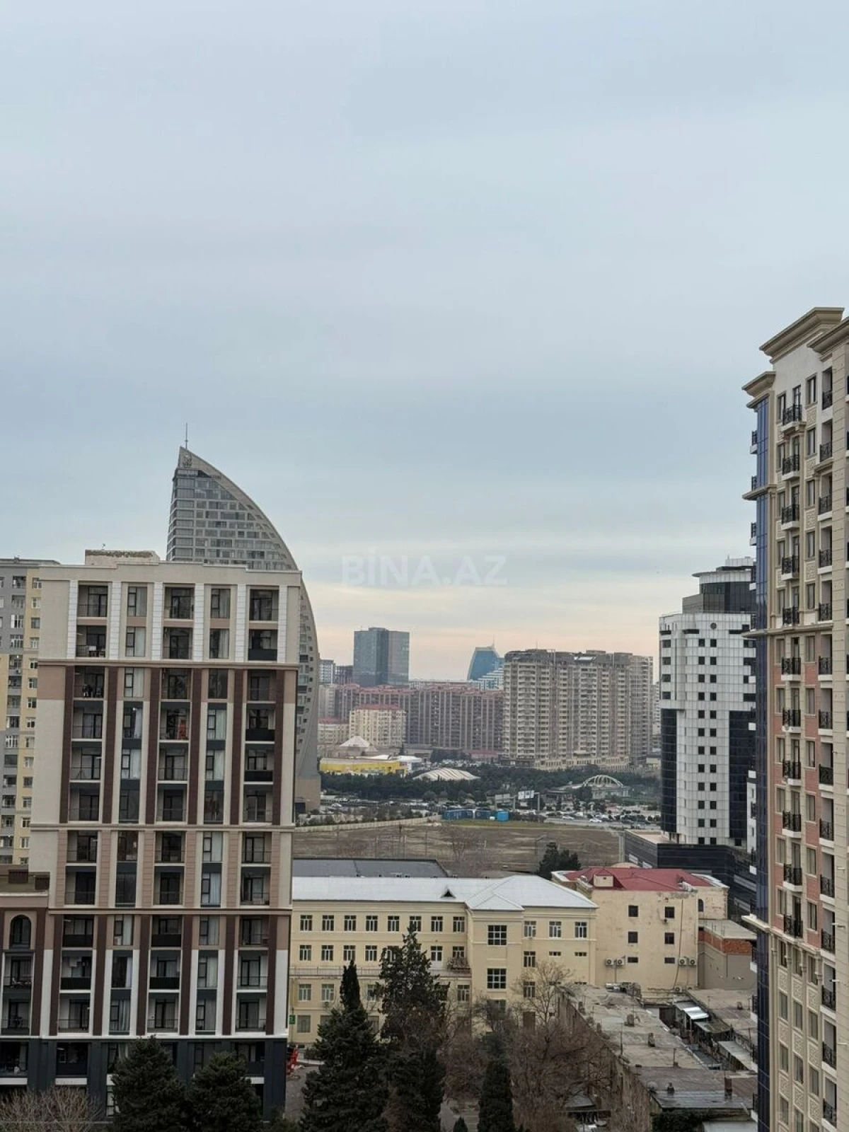 Satılır 2 otaqlı mənzil 108 m²