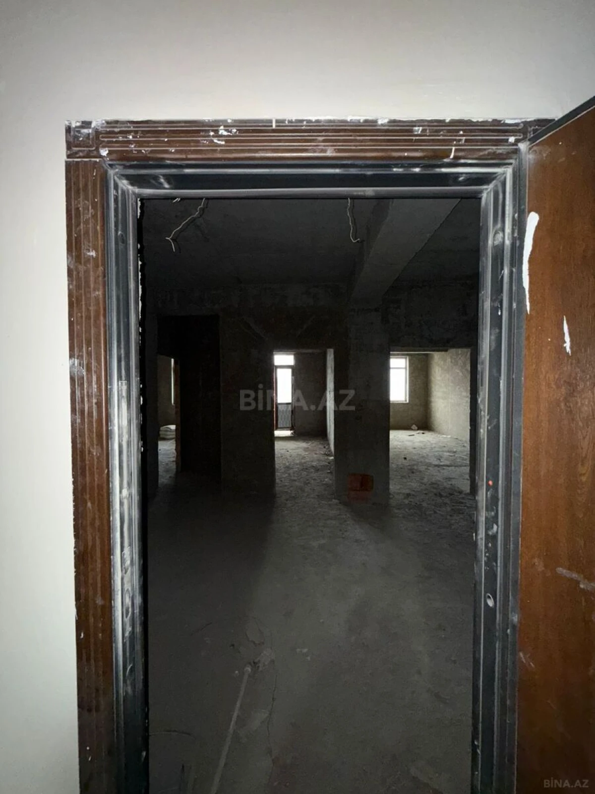 Satılır 2 otaqlı mənzil 108 m²