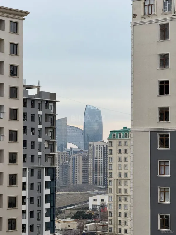 Satılır 2 otaqlı mənzil 108 m²