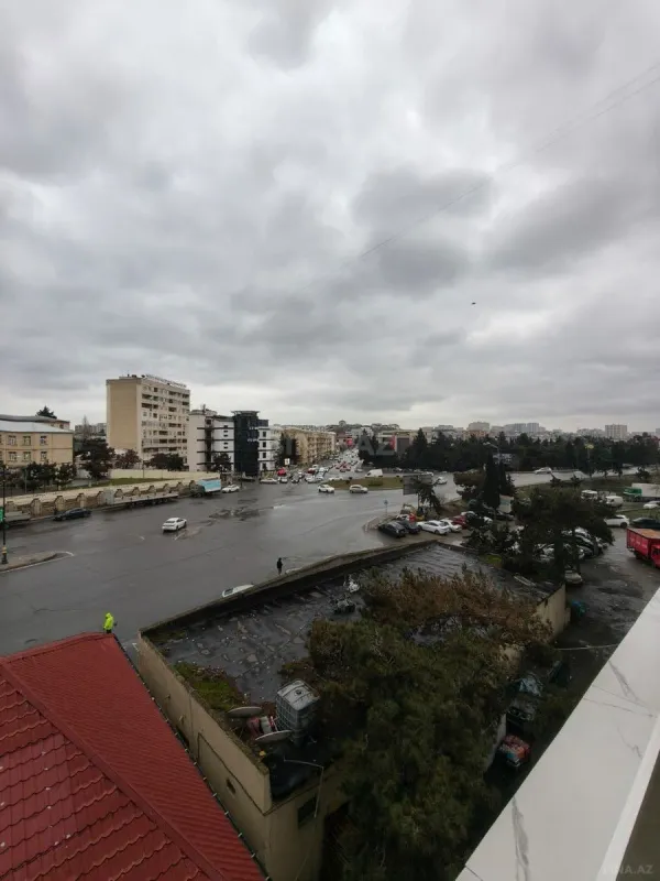 Satılır 3 otaqlı mənzil 125 m²