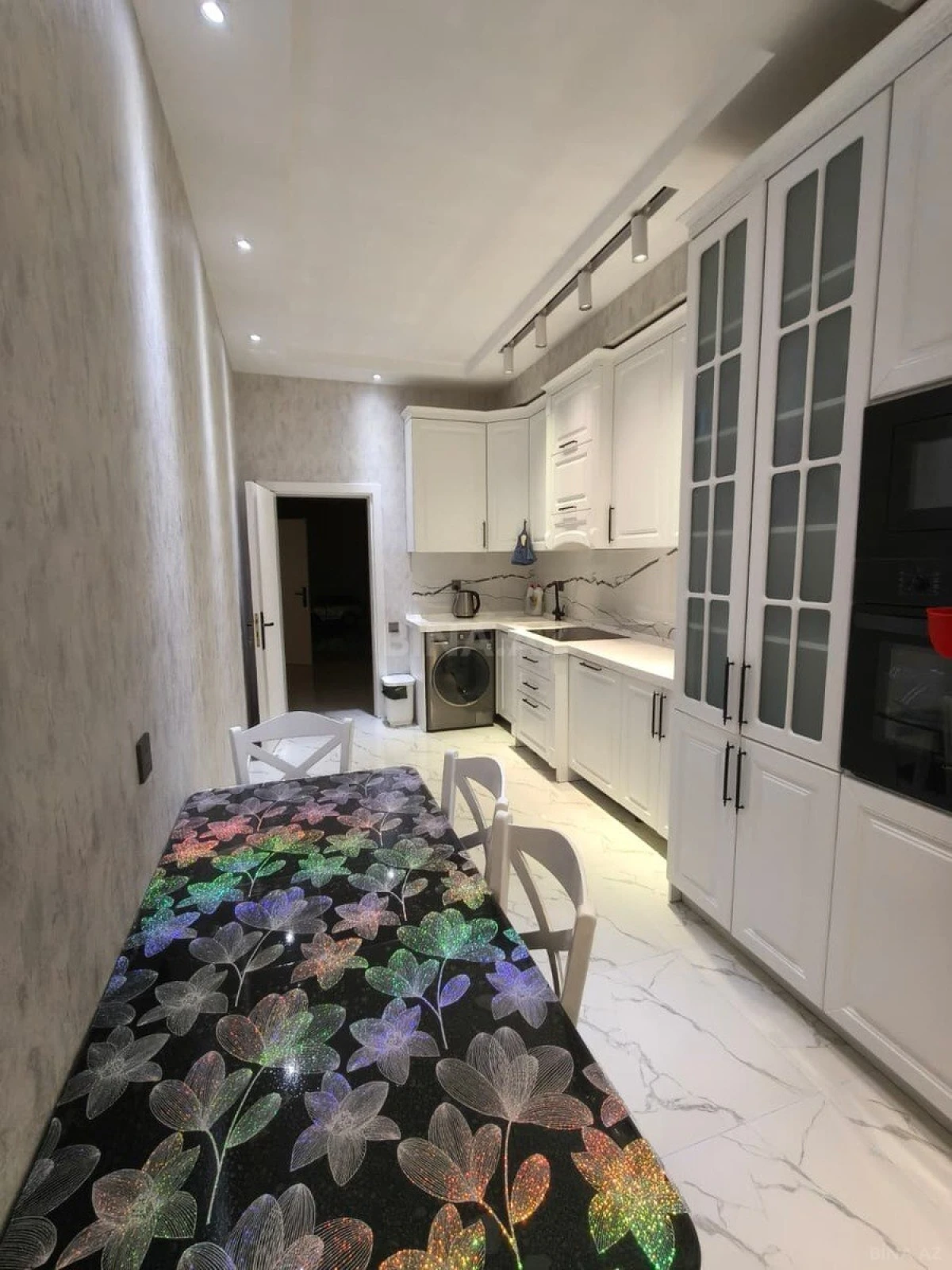Satılır 3 otaqlı mənzil 125 m²