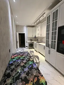 Satılır 3 otaqlı mənzil 125 m²