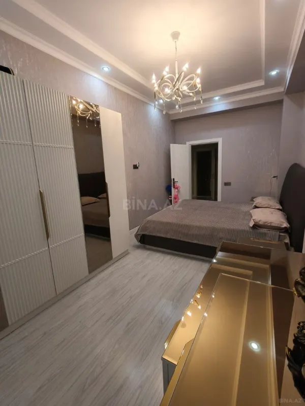 Satılır 3 otaqlı mənzil 125 m²