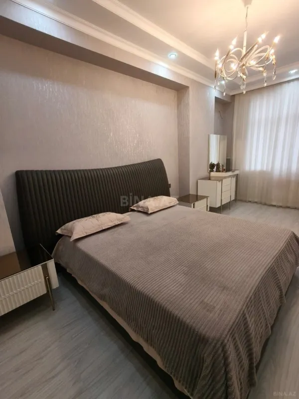 Satılır 3 otaqlı mənzil 125 m²