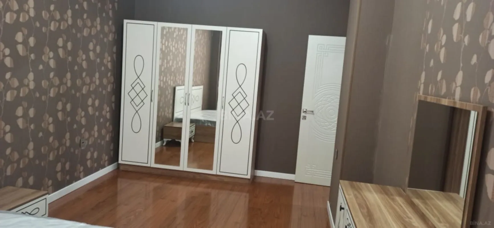 Kirayə verilir 3 otaqlı mənzil 120 m²