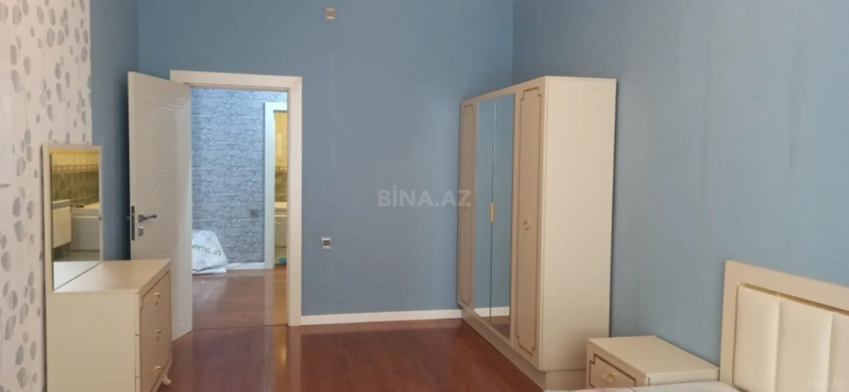 Kirayə verilir 3 otaqlı mənzil 120 m²