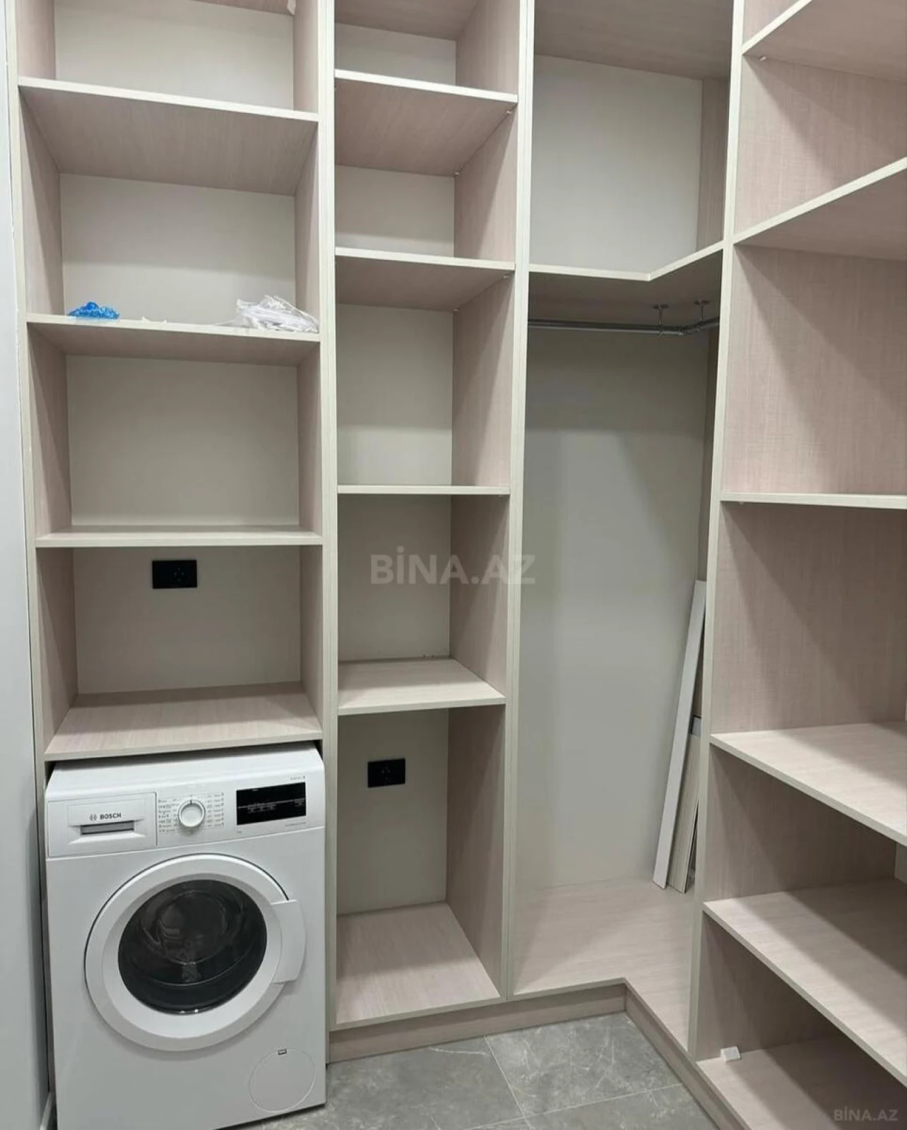 Kirayə verilir 2 otaqlı mənzil 105 m²