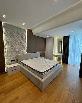 Kirayə verilir 2 otaqlı mənzil 105 m²