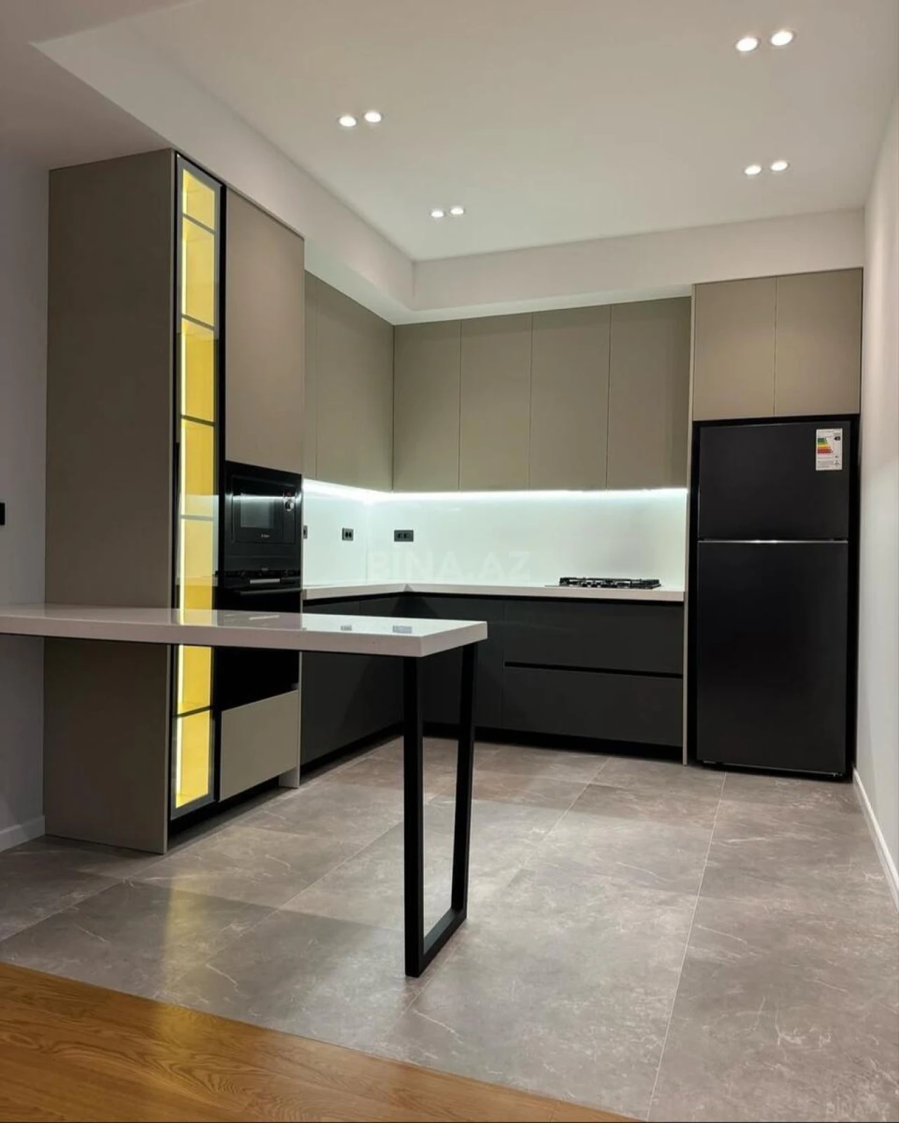 Kirayə verilir 2 otaqlı mənzil 105 m²