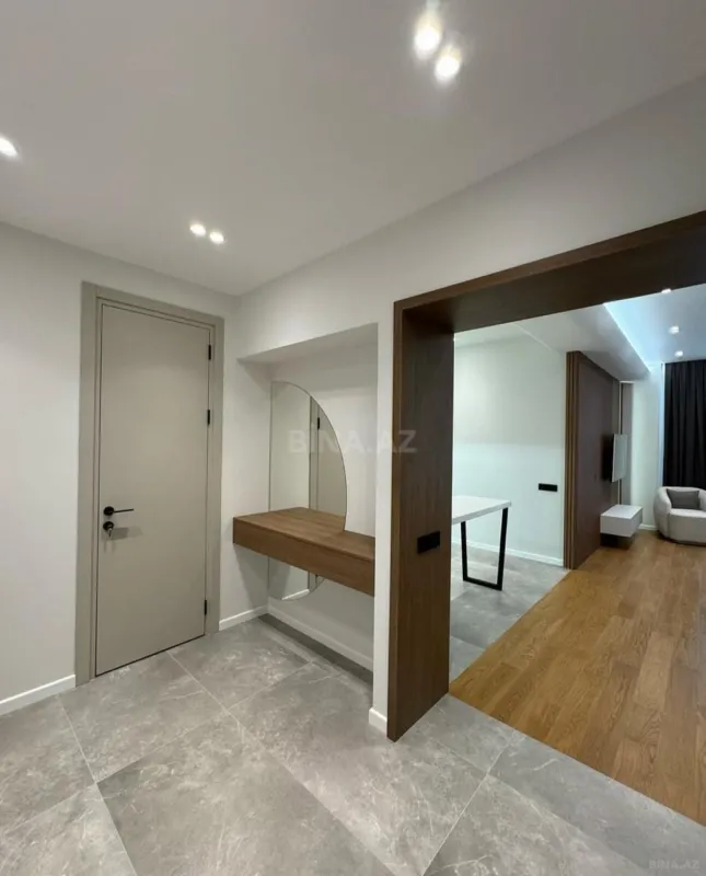 Kirayə verilir 2 otaqlı mənzil 105 m²