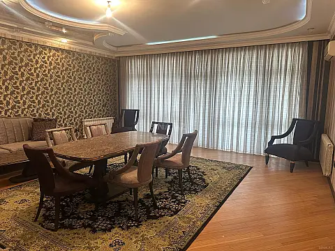 Satılır 4 otaqlı mənzil 200 m² — Bakı 4 otaq 200.00 m²