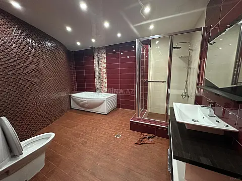 Satılır 4 otaqlı mənzil 200 m²