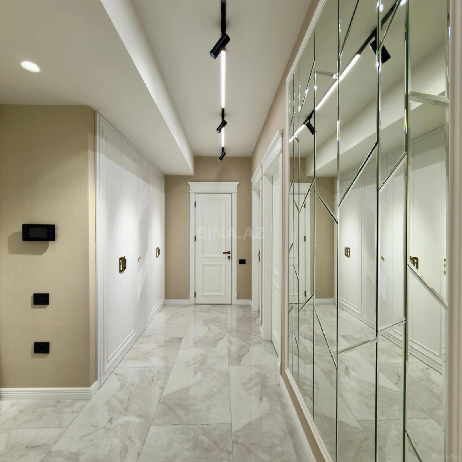 Satılır 3 otaqlı mənzil 96 m²