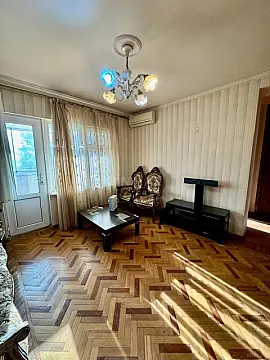 Satılır 4 otaqlı mənzil 90 m²