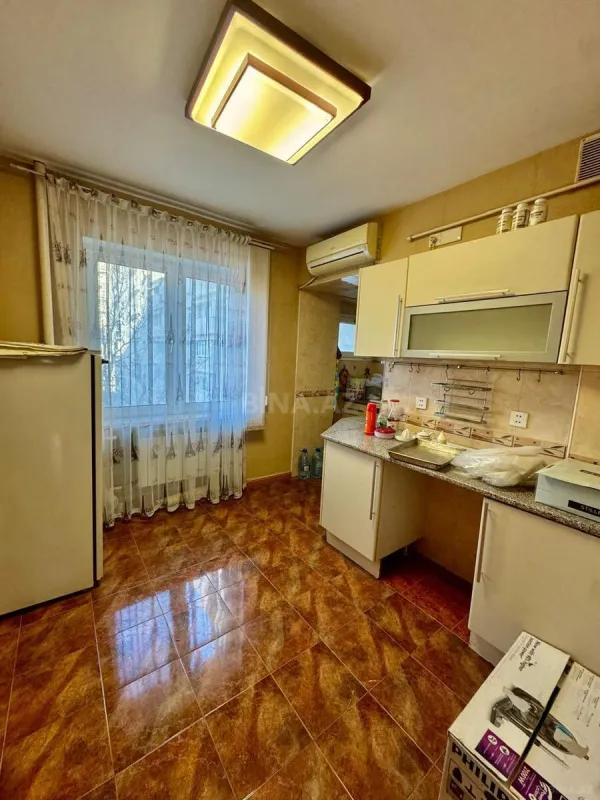 Satılır 4 otaqlı mənzil 90 m²