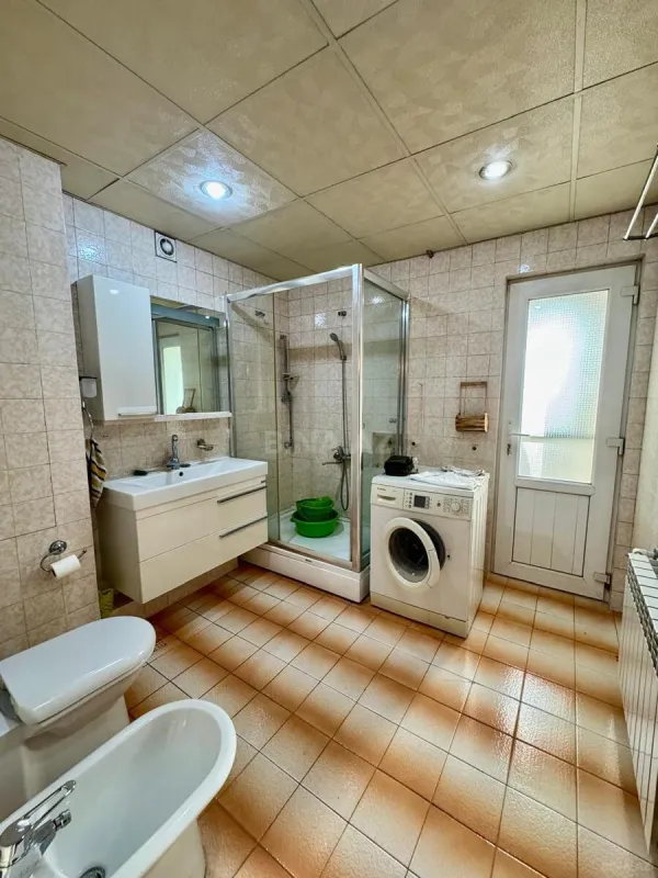 Satılır 4 otaqlı mənzil 90 m²