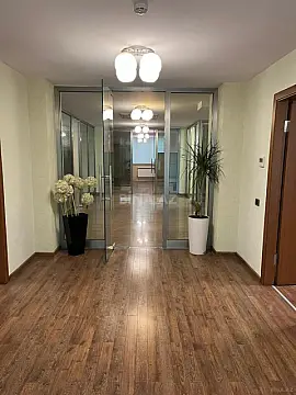 Satılır obyekt 200 m²