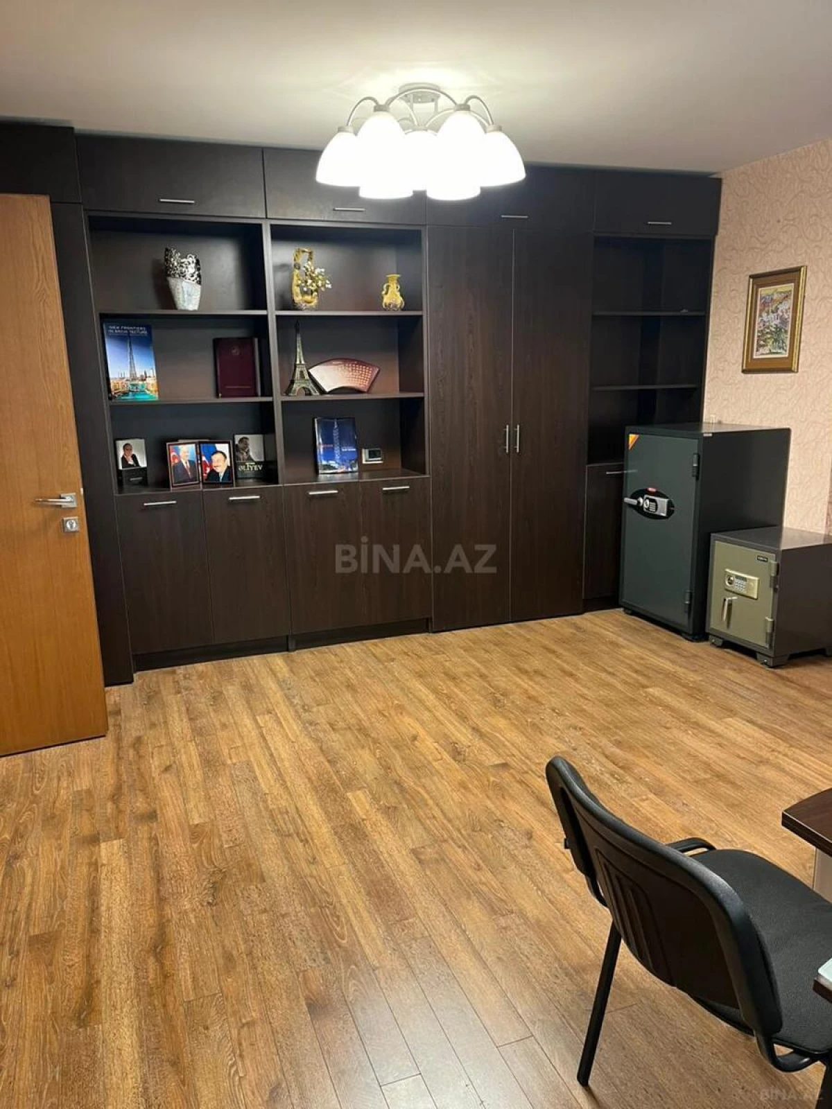 Satılır obyekt 200 m²