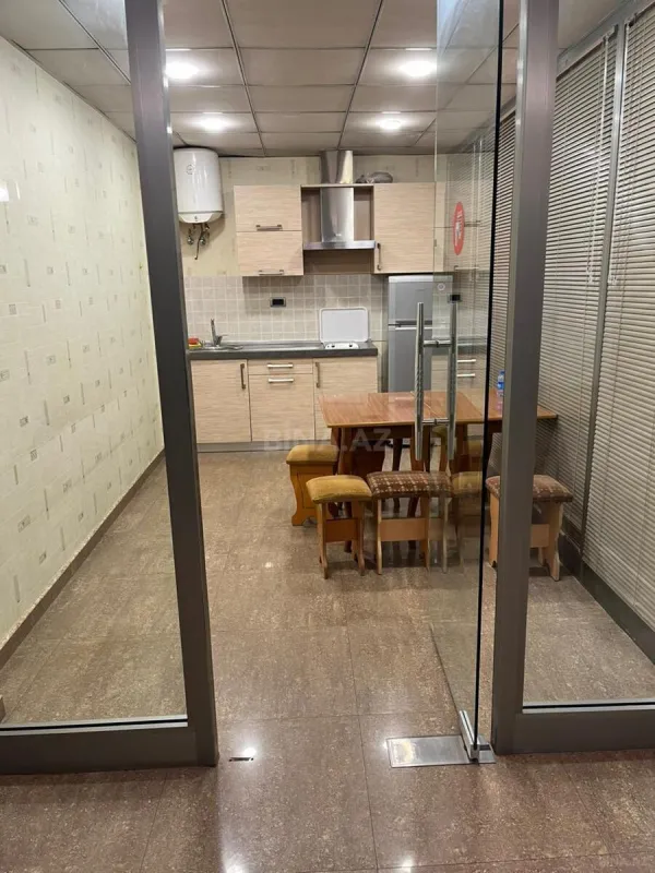 Satılır obyekt 200 m²